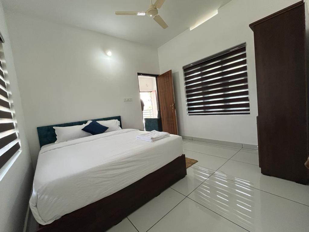 Homestay And Hayat Residency