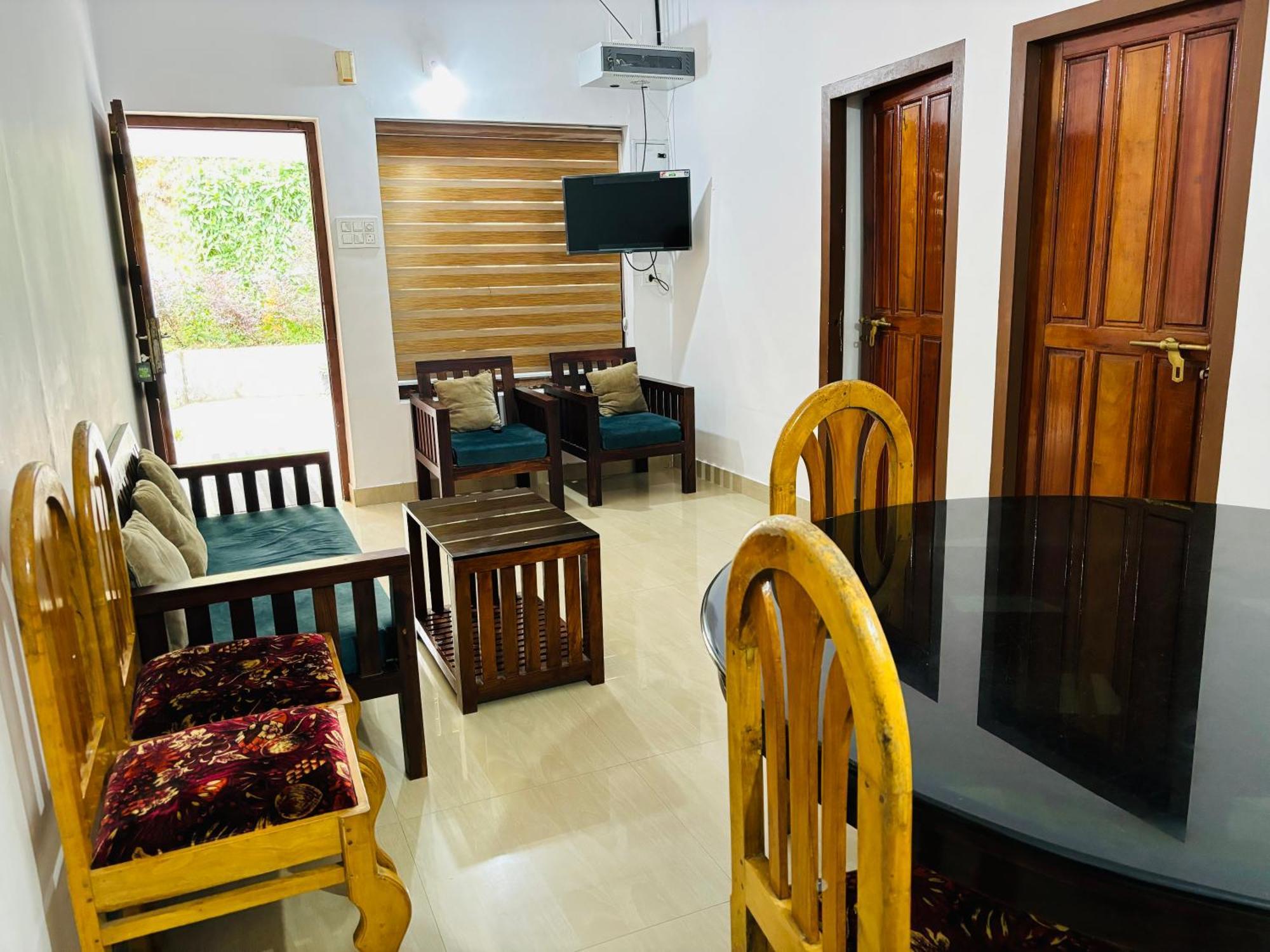 Homestay And Hayat Residency *