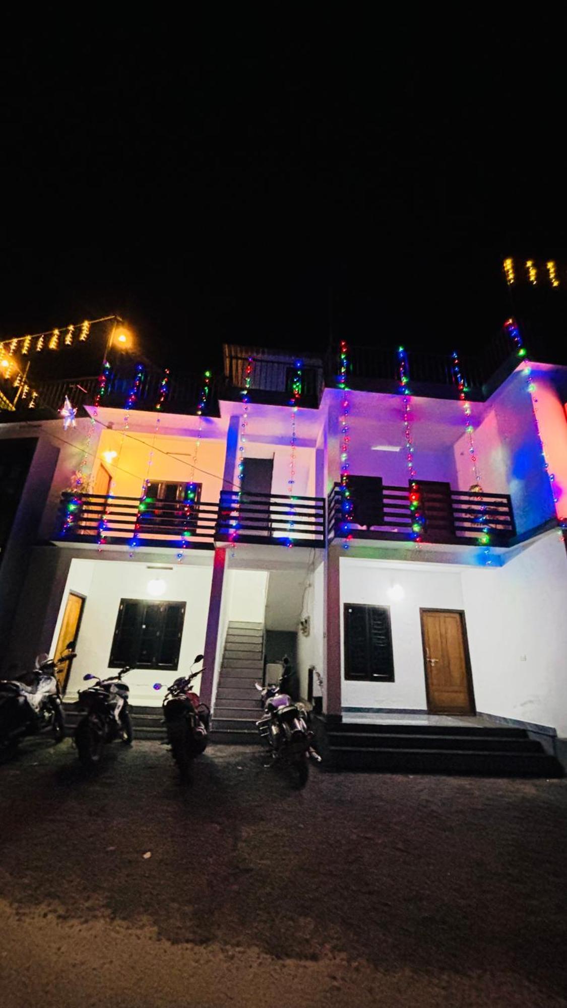 Homestay And Hayat Residency