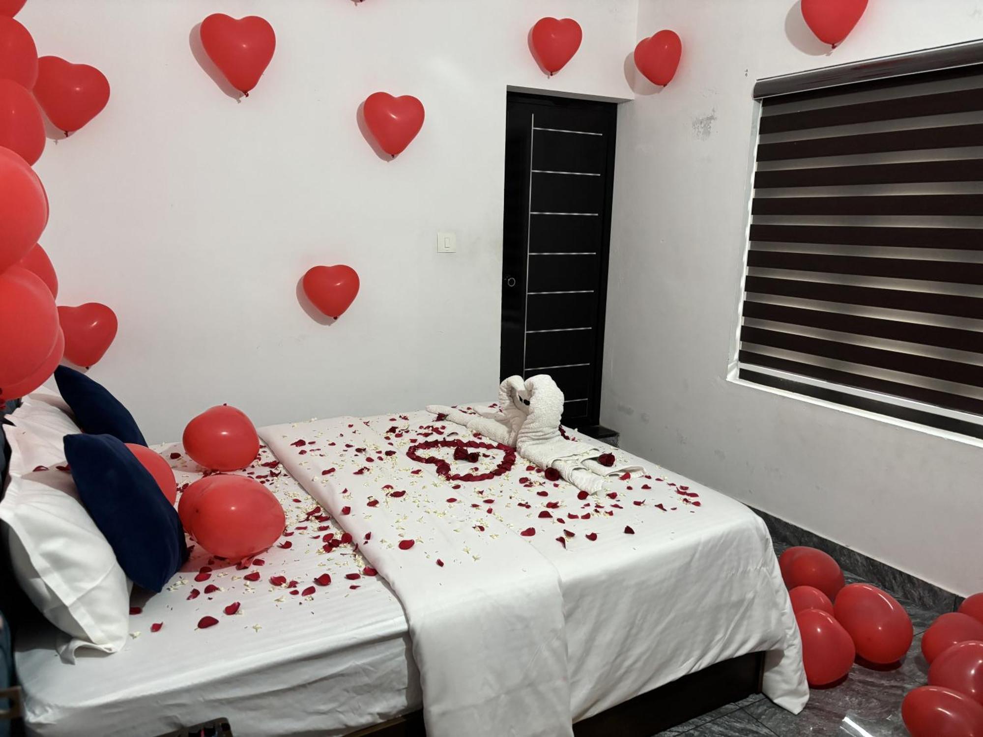 Homestay And Hayat Residency